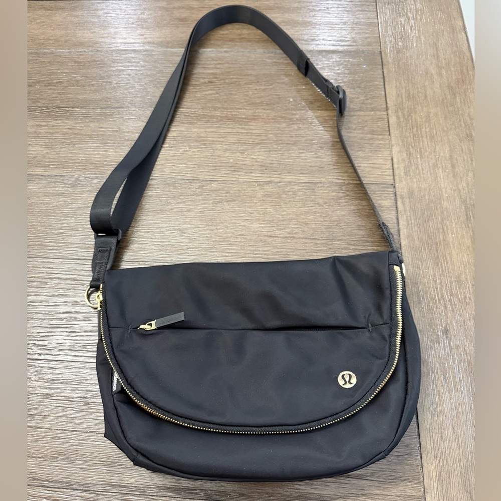 Lululemon 5qt festival bag